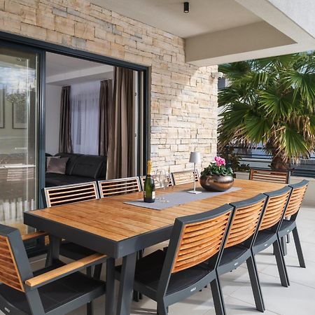 Villa Roca With Heated Pool And Sauna Privlaka  Exterior photo