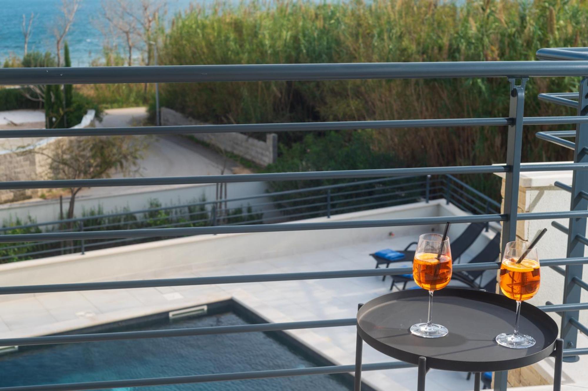 Villa Roca With Heated Pool And Sauna Privlaka  Exterior photo